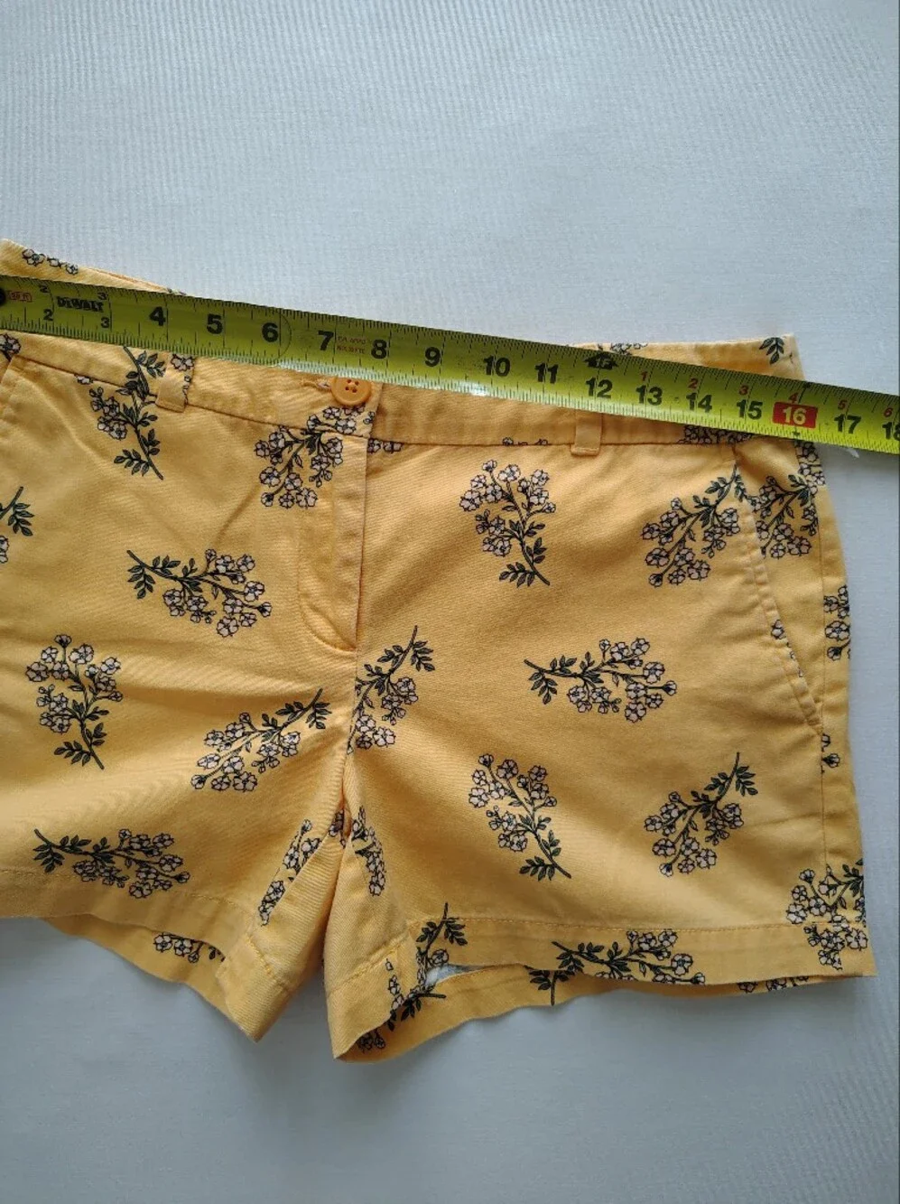 Loft Women’s Yellow Floral Shorts Size 4